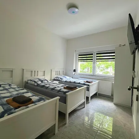 Rhein 1 Near Messe * Köln