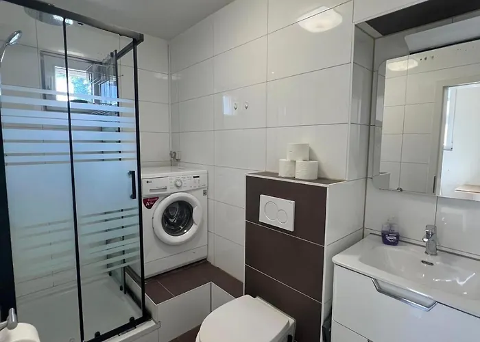 Rhein 1 Near Messe Διαμέρισμα *